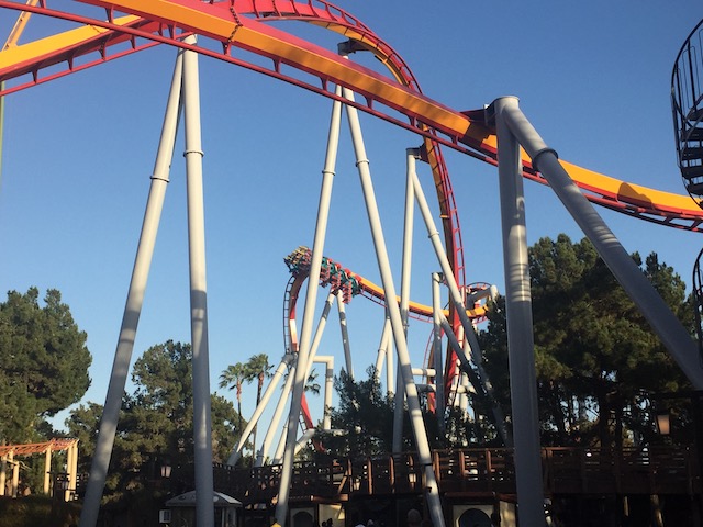 Silver Bullet (Knotts Berry Farm) Review - Incrediblecoasters